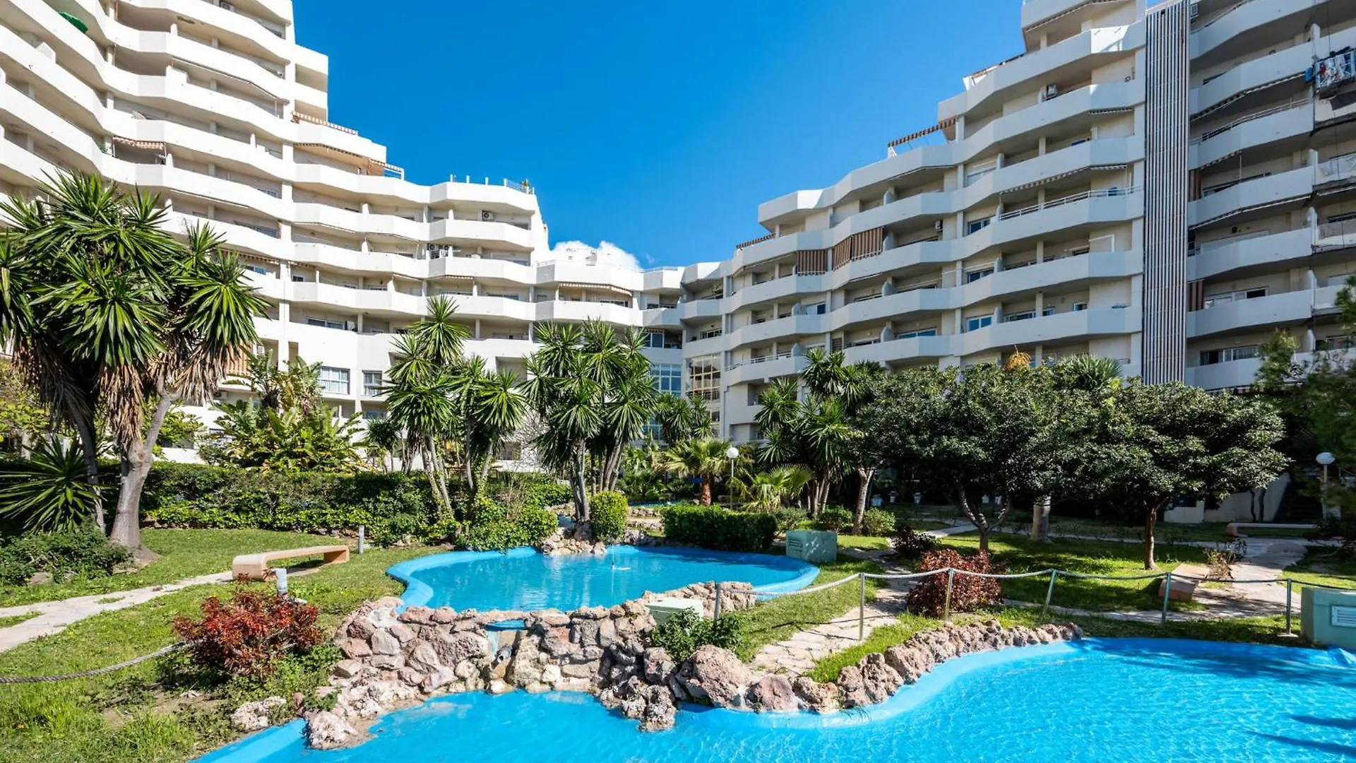 Benalbeach Apartments By Alfresco Stays 베날마데나코스타 0*,