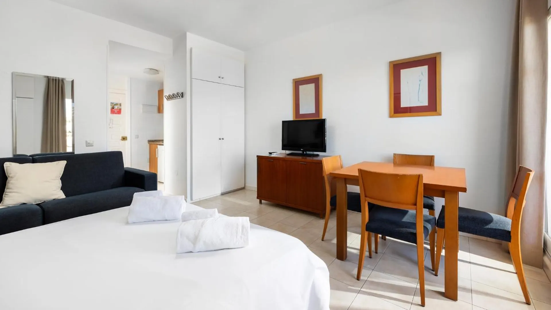Benalbeach Apartments By Alfresco Stays 베날마데나코스타 0*,